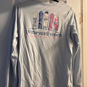 Women’s Vineyard Vines Blue Snowboard Graphic Tee- only worn once! MAKE AN OFFER